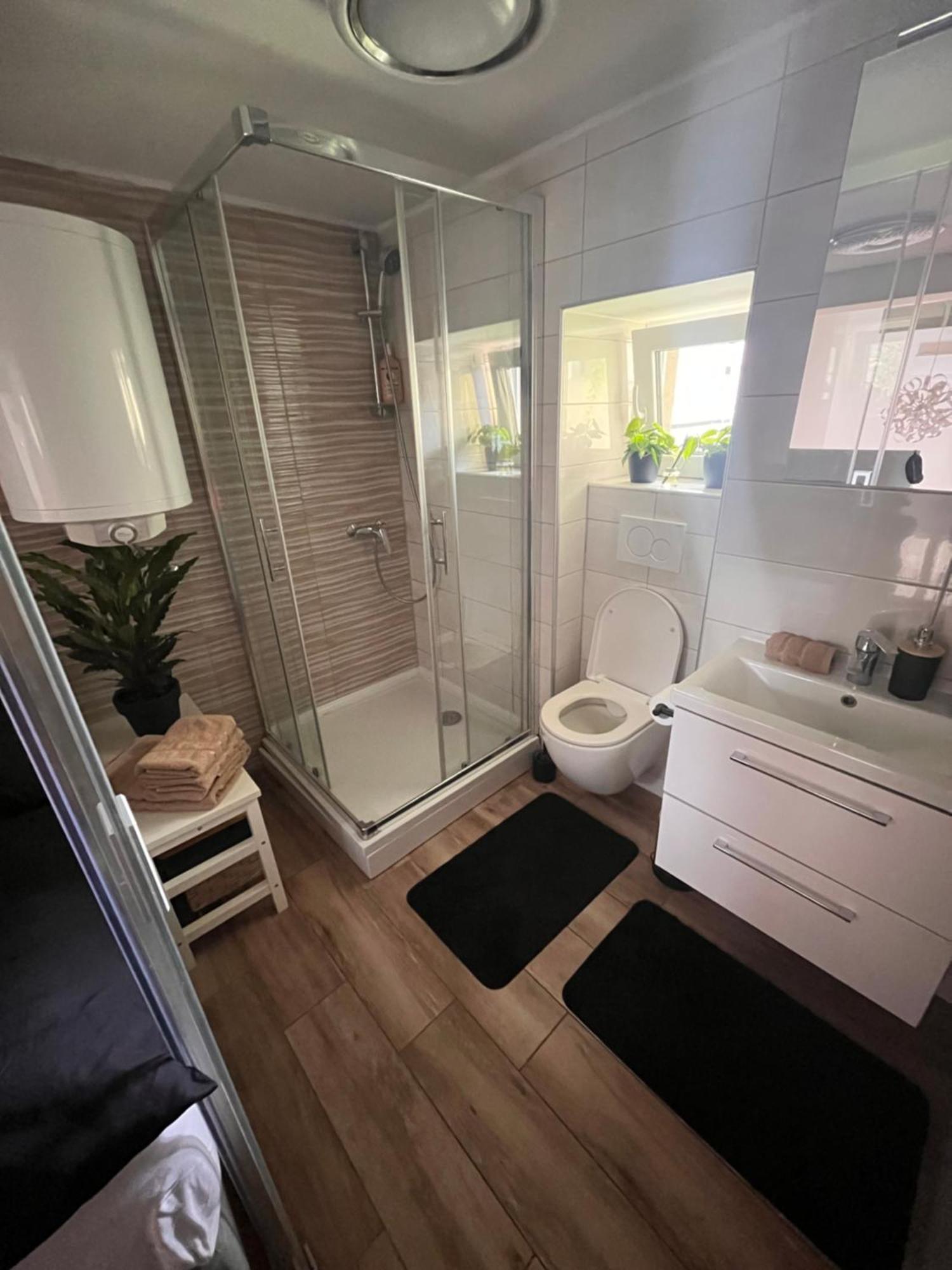 Lilan Apartment Maribor Exteriör bild